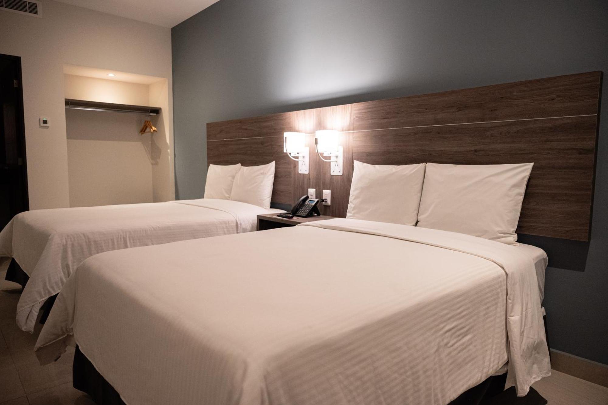 Hotel Centria Монтеррей Екстер'єр фото
